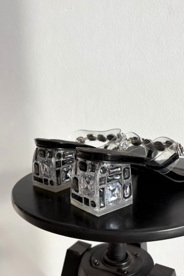 sieviešu čības ar mirdzošiem spīdumiem D&A MR1037-02 melnas krāsas 2