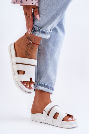 Klasiska modeļa sieviešu čības baltas krāsas Molie