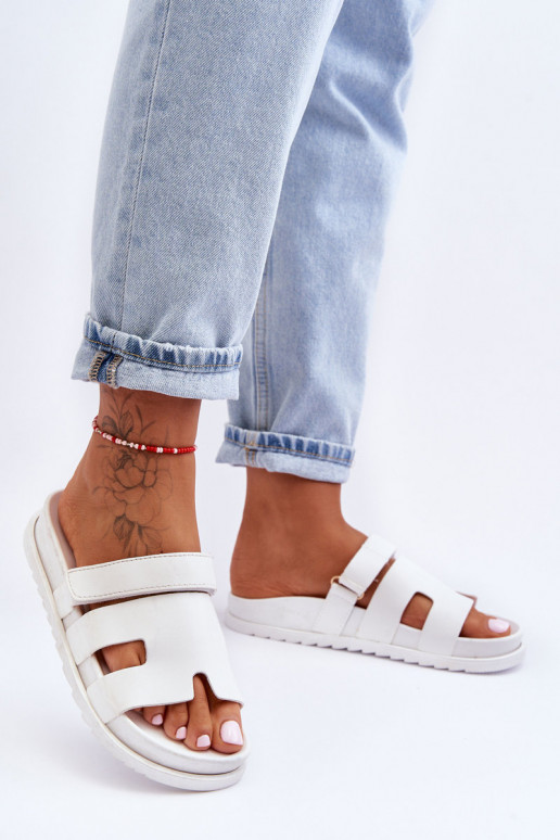 Klasiska modeļa sieviešu čības baltas krāsas Molie