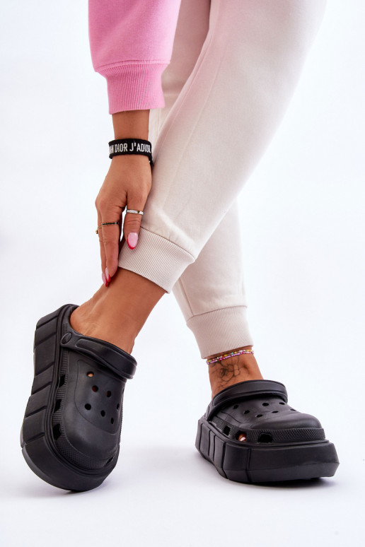 Čības ar platformu melnas krāsas Beckett