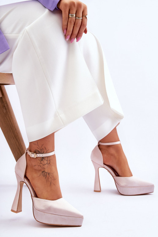 Stilīgasrnas Kurpes Uz platākas tapas Gaiši sārtas krāsas Tā irdness