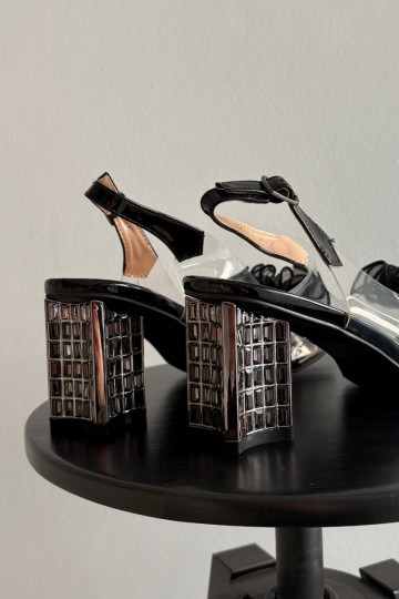 sandales ar papēdi ar ornamentiem D&A MR52-238 melnas krāsas 2