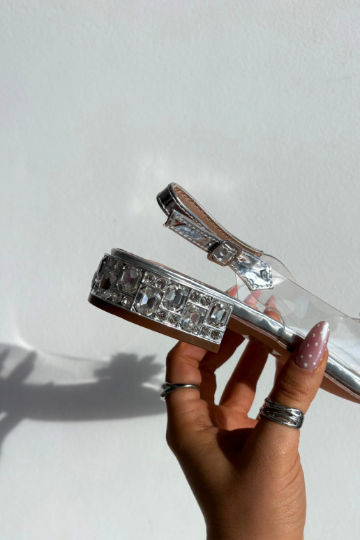 Caurspīdīgas sandales Uz Zema Papēža Ar greznui Detalami D&A MR52-229 Sudraba krāsas