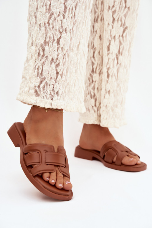 sieviešu čības ar platiem papēžiem brūnas krāsas Lorania