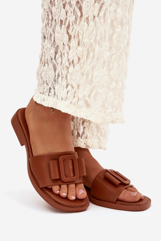 sieviešu čības ar platiem papēžiem ar sprādzēm brūnas krāsas Melivra