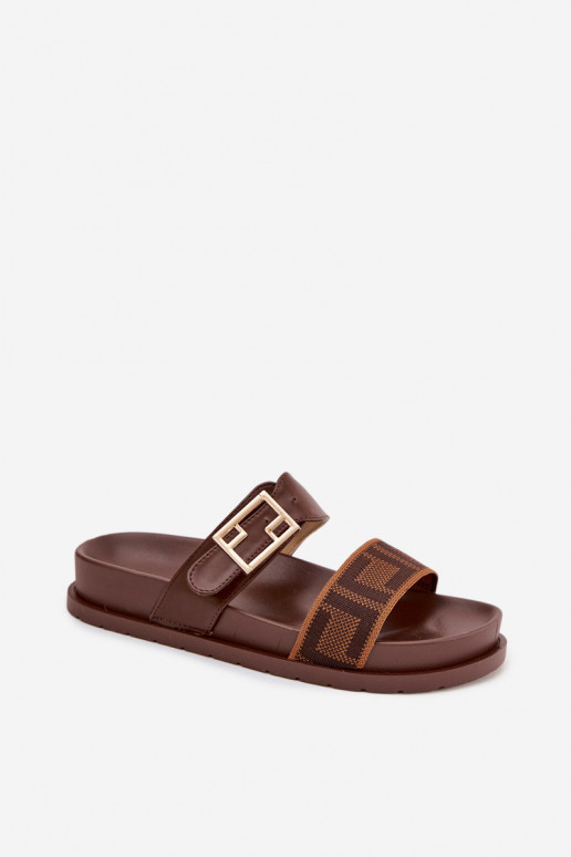 Sieviešu čības ar zelta sprādzēm, brūnā krāsā