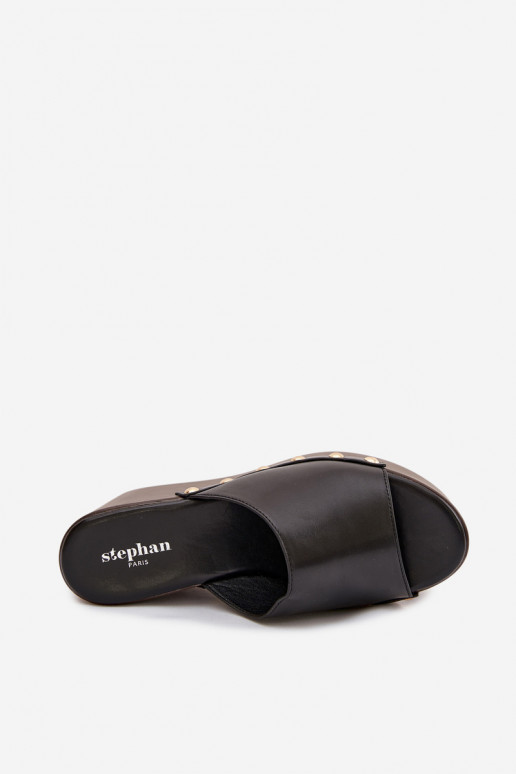 sieviešu čības Uz Ķīļa ar kniedēm melnas krāsas Tā irreline