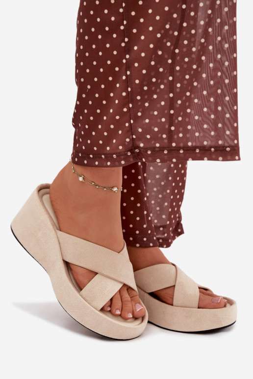 sieviešu čības Uz ĶīļaEko zamšādau smilšu krāsas Calorine