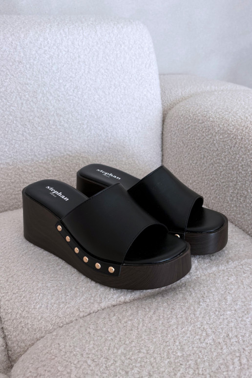 Sieviešu čības uz platformas ar zelta krāsas dzīsliņām melnā krāsā Arionne