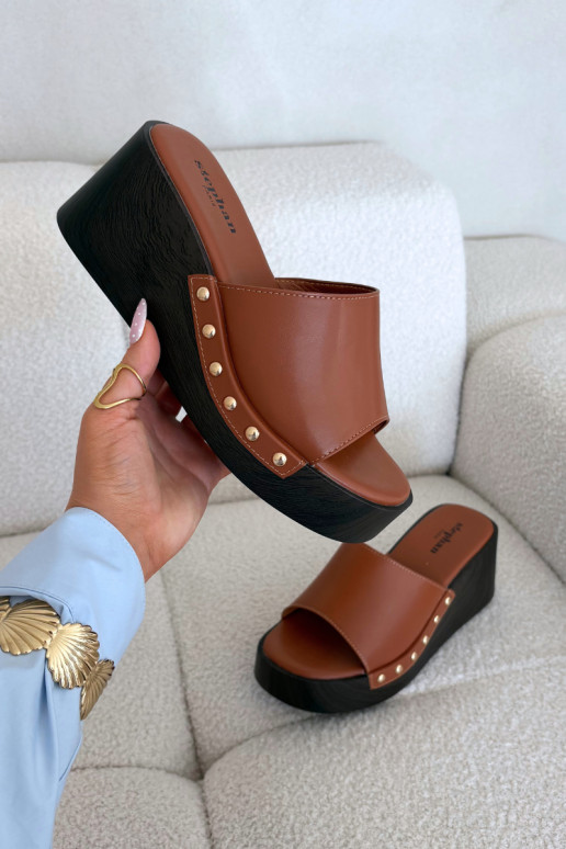 Sieviešu zelta krāsas platformas čības Arionne, brūnas