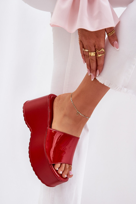 Laque sieviešu čības ar platformu I Koturnie sarkanas krāsas Nellevia