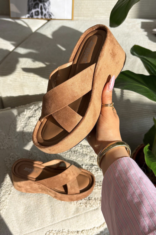 Brūna krāsas sieviešu čības uz platformas no mākslīgā zamša „Calorine"