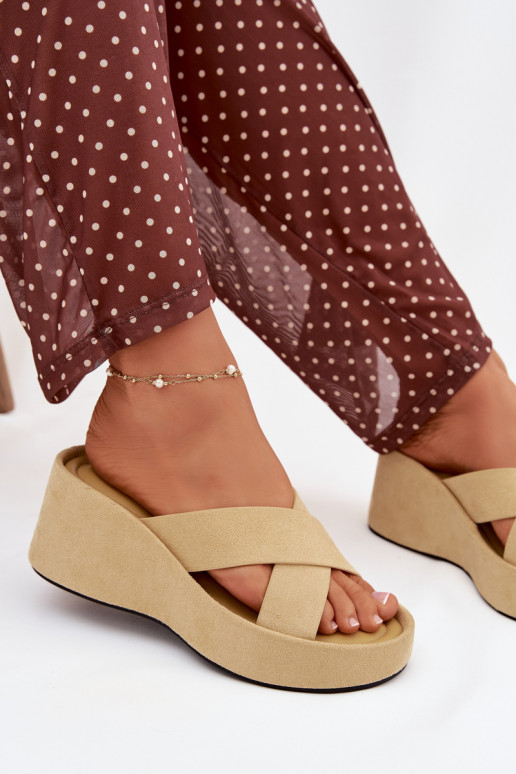 Dzeltena krāsas sieviešu čības uz platformas no mākslīgā zamša „Calorine"