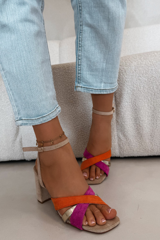 Sieviešu basenes Ar svītrām Eko zamšādaoIne smilšu krāsas Karilora