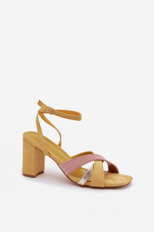 Sieviešu basenes Ar svītrām Eko zamšādaoIne Dzelteni Karilora