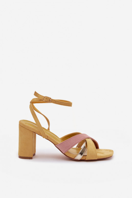 Sieviešu basenes Ar svītrām Eko zamšādaoIne Dzelteni Karilora