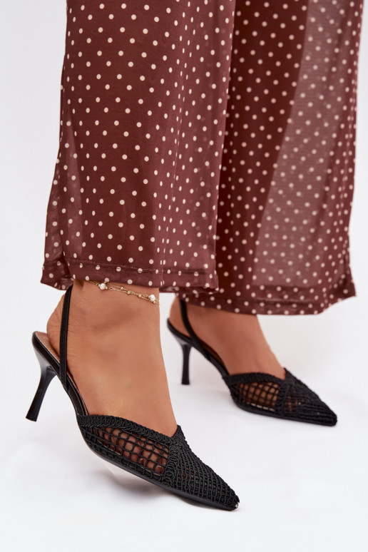 Melnā krāsas „Hanelis" basenes ar caurumu elementiem un plāniem papēžiem