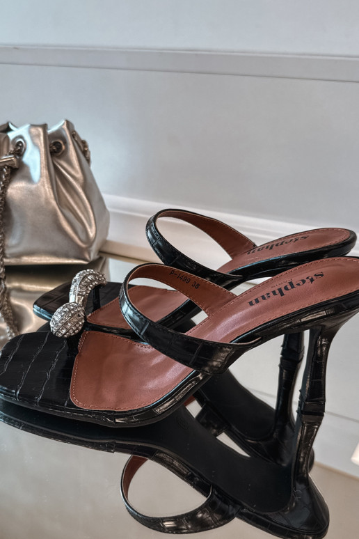 sieviešu čības ar papēdi Ar greznu Detalem melnas krāsas Lorissa