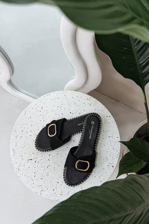 Sieviešu čības ar platām papēžiem un zelta sprādzēm melnā krāsā Selivelle