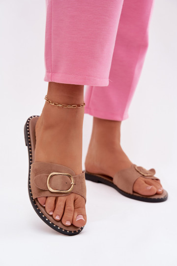 Sieviešu čības ar platām papēžiem un zelta sprādzēm brūnā krāsā Selivelle