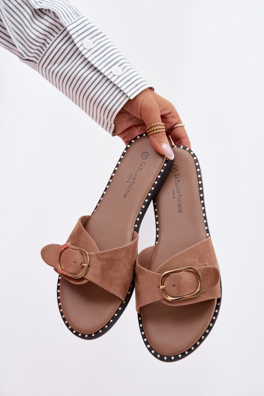 Sieviešu čības ar platām papēžiem un zelta sprādzēm brūnā krāsā Selivelle