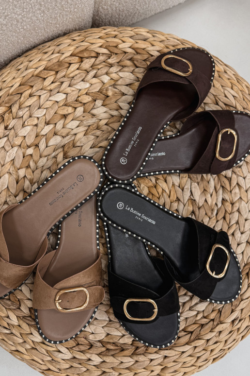 Sieviešu čības ar platām papēžiem un zelta sprādzēm šokolādes krāsā Selivelle