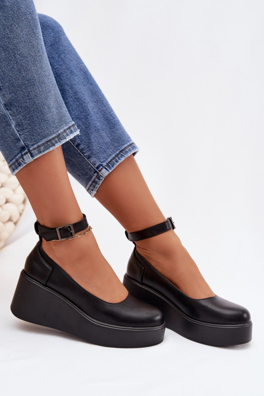 Sieviešu melnas krāsas kurpes uz platformas ar jostām Belvissa