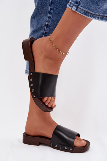 sieviešu čības ar kniedēm ar platiem papēžiem melnas krāsas Brinalle