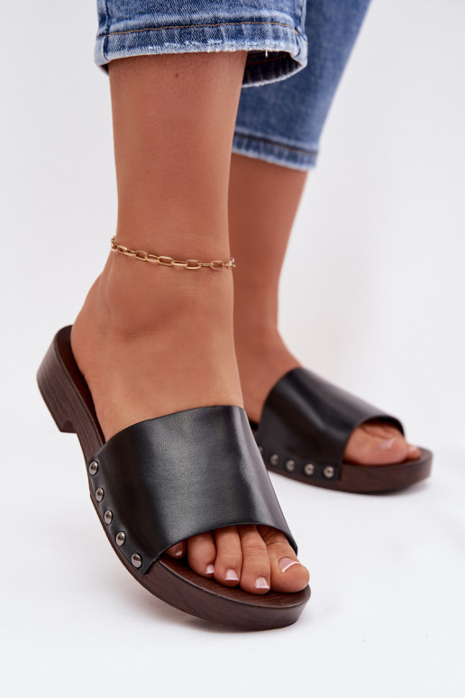 sieviešu čības ar kniedēm ar platiem papēžiem melnas krāsas Brinalle