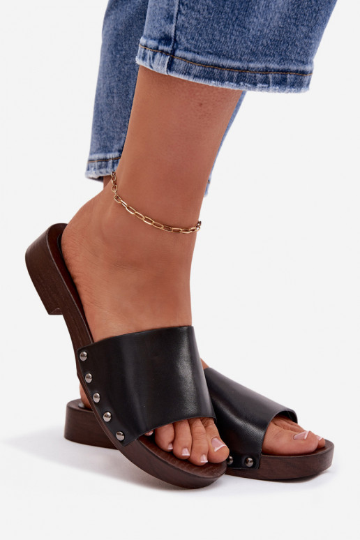 sieviešu čības ar kniedēm ar platiem papēžiem melnas krāsas Brinalle