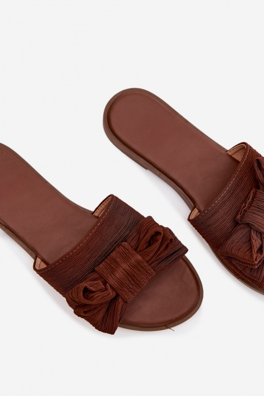 Sieviešu čības ar platām papēžiem un lentēm, brūnas krāsas Amivelle