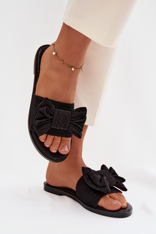 Sieviešu melnas krāsas čības ar platām papēžiem un lentēm Amivelle