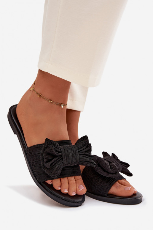 Sieviešu melnas krāsas čības ar platām papēžiem un lentēm Amivelle