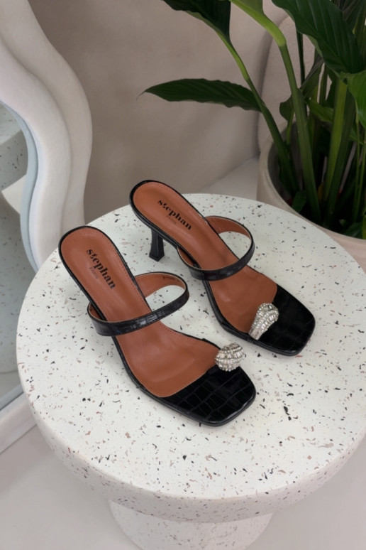 sieviešu čības ar papēdi Ar greznu Detalem melnas krāsas Lorissa