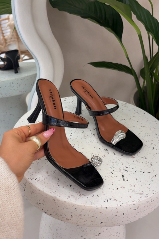 sieviešu čības ar papēdi Ar greznu Detalem melnas krāsas Lorissa