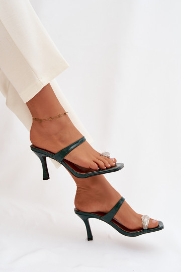 Sieviešu pudeles zaļas krāsas čības ar plāniem papēžiem un grezniem dekoriem Lorissa 2