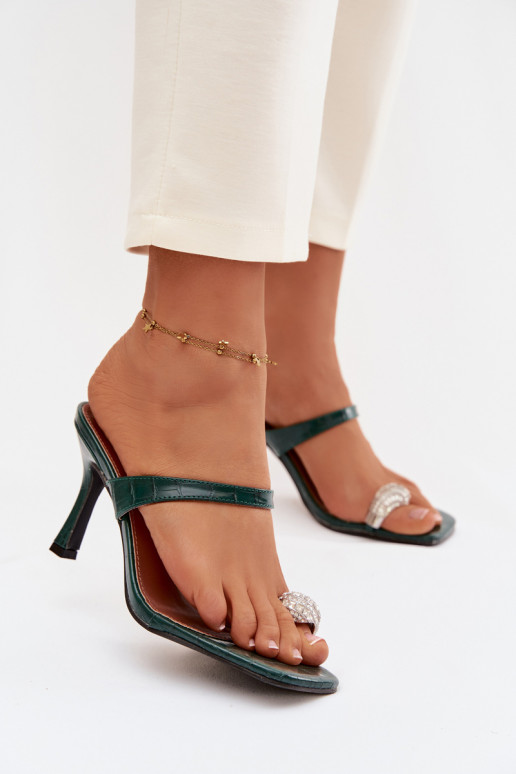 Sieviešu pudeles zaļas krāsas čības ar plāniem papēžiem un grezniem dekoriem Lorissa