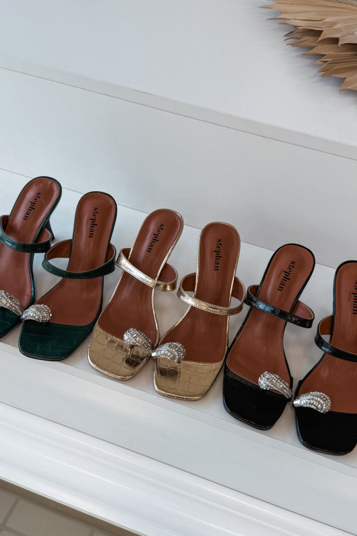 Sieviešu zelta krāsas čības ar plāniem papēžiem un grezniem dekoriem Lorissa