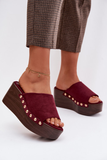 Sieviešu čības uz platformas ar zelta naglām no mākslīgā zamša bordo krāsas Helivina 2