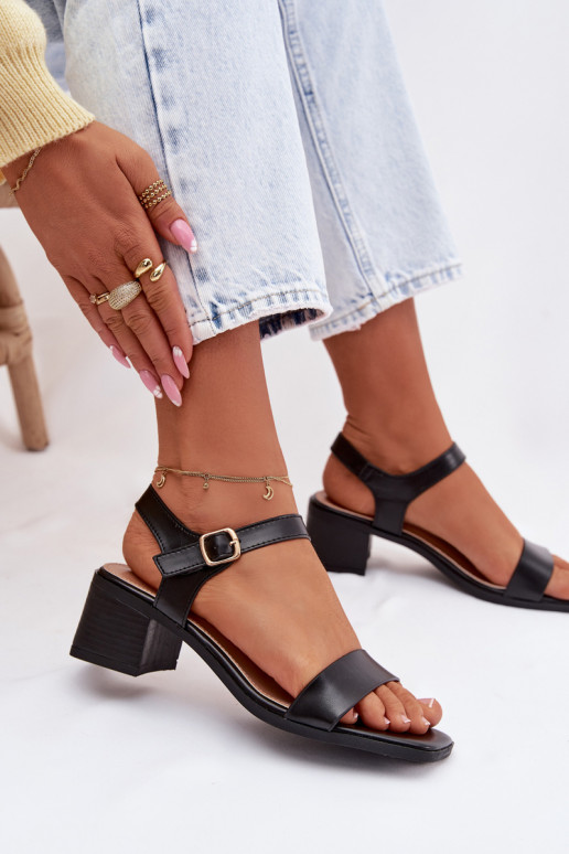 Sieviešu basenes Eko Āda Klockā melnas krāsas Sabela