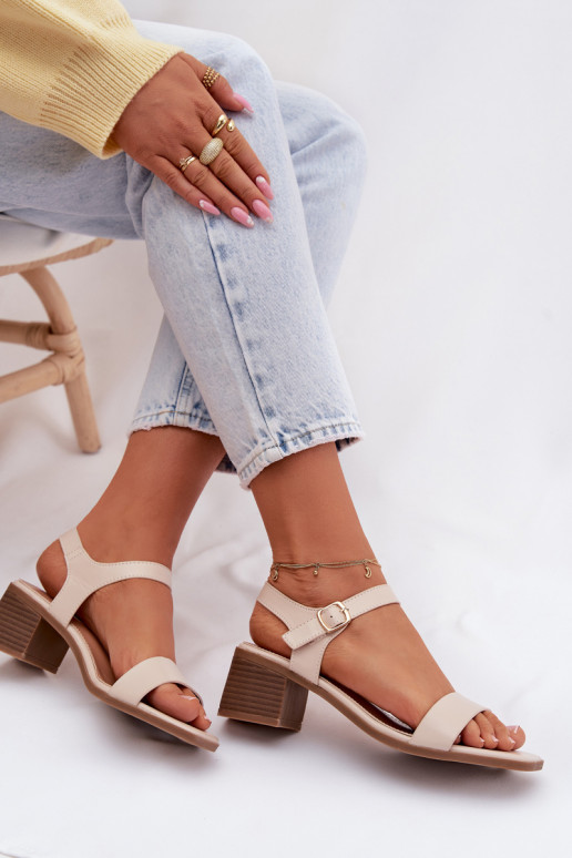 Sieviešu basenes Eko Āda Klockā smilšu krāsas Sabela