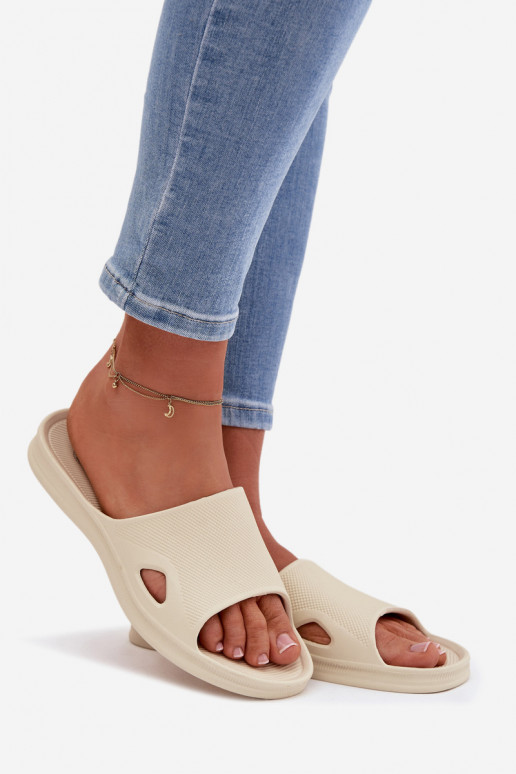 Klasiska modeļa sieviešu čības smilšu krāsas Juniria