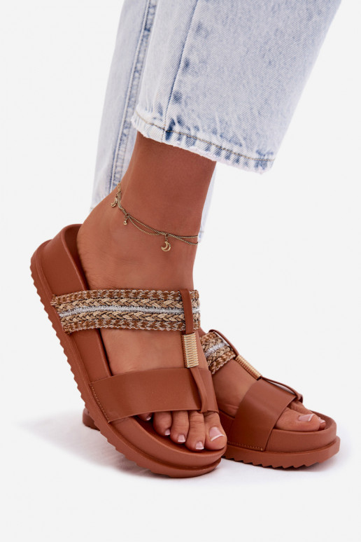 sieviešu čības ar platformu Ar svītrām I Zelta krāsasm Detalem brūnas krāsas Tahlia