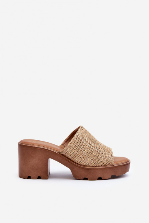 sieviešu čības z Plecionką ar papēdi smilšu krāsas Titantha