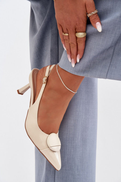 Sieviešu basenes ar papēdi Ar greznu Detalem Ziloņkaula krāsas Tā irriae