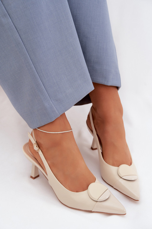 Sieviešu basenes ar papēdi Ar greznu Detalem Ziloņkaula krāsas Tā irriae