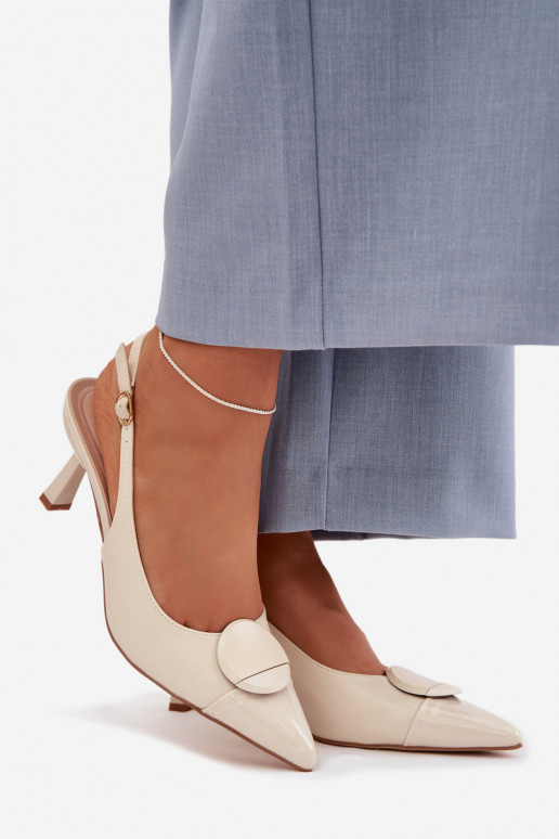 Sieviešu basenes ar papēdi Ar greznu Detalem Ziloņkaula krāsas Tā irriae