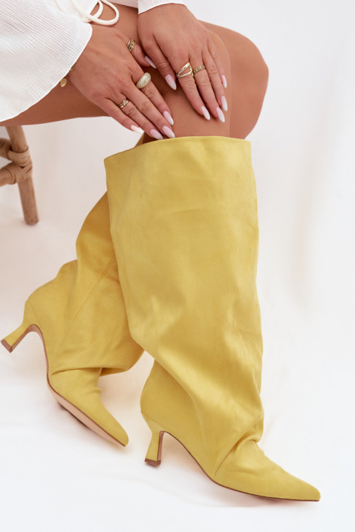 garie zābakiSzeroką CholeInką I Tā irrszczeniem ar papēdi Dzelteni Harela