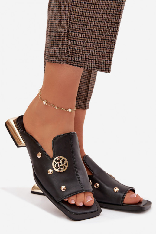 Čibas no dabīgas ādas Ze Zelta krāsasmi Ozdobami D&A CR61-3060 melnas krāsas