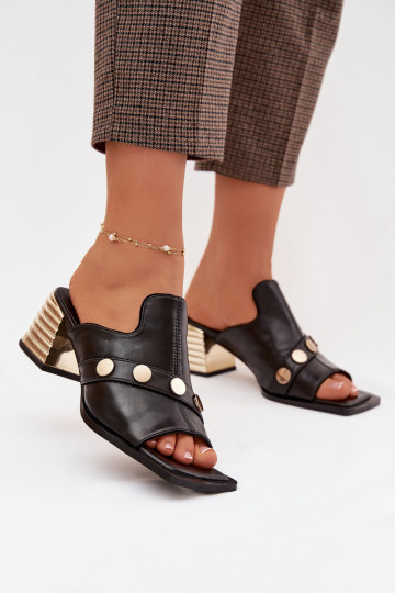 Čibas no dabīgas ādas ar papēdi ar dekorētiem papēžiem D&A CR61-3063 melnas krāsas 2